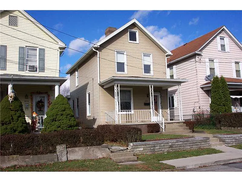 612 Howard St photo 1