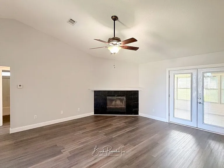 2520 Southern Oaks Dr — Photo 5