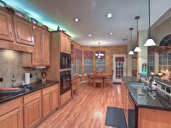 5th image of 5207 Evergreen Valley Dr