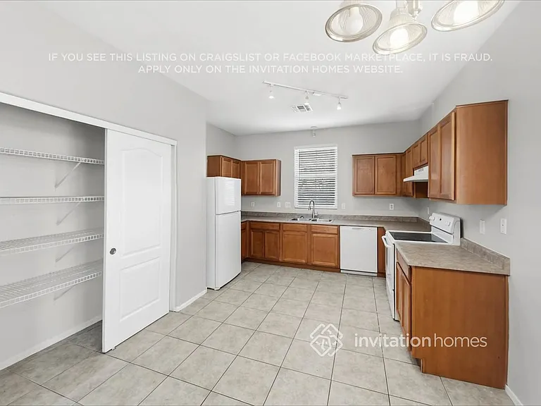 6638 W Taylor St — Photo 9