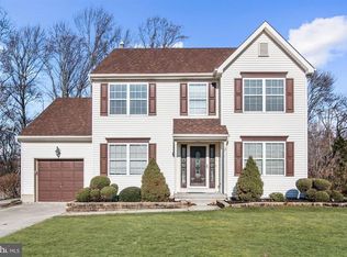 2 Patriot Ln, Turnersville, NJ 08012