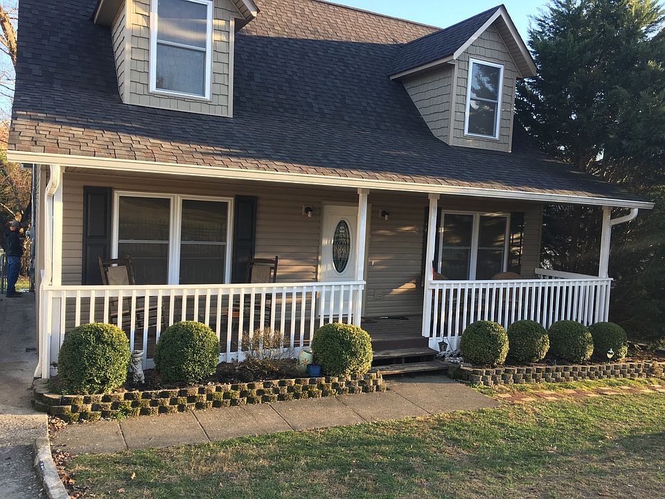 2nd image of 1814 Francis Rd