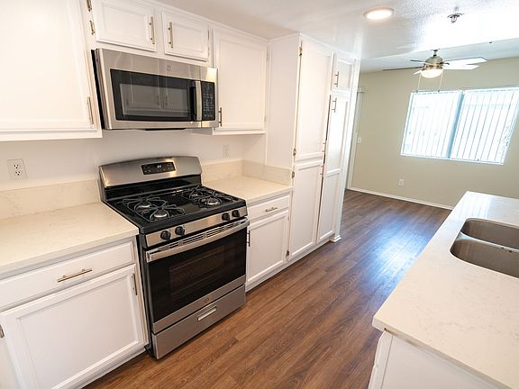 5th image of 10755 Kling St APT 203
