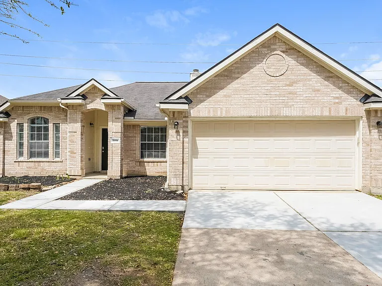 18006 Oakmoss Hill Ct — Photo 1