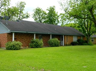 110 E Converse St, Weimar, TX 78962