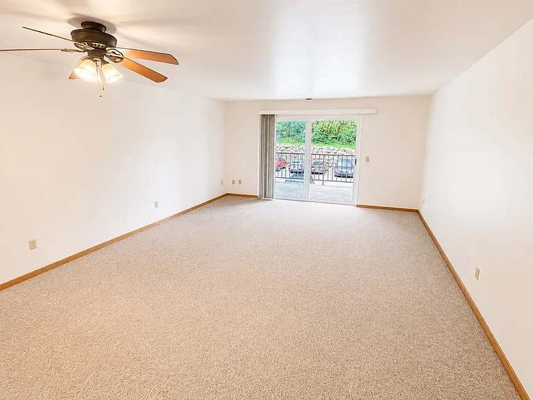 Timber Bluff — Photo 9