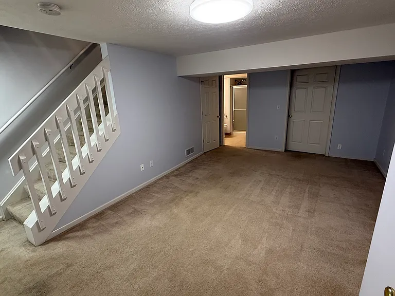 Lower-level bonus room/ guest suite