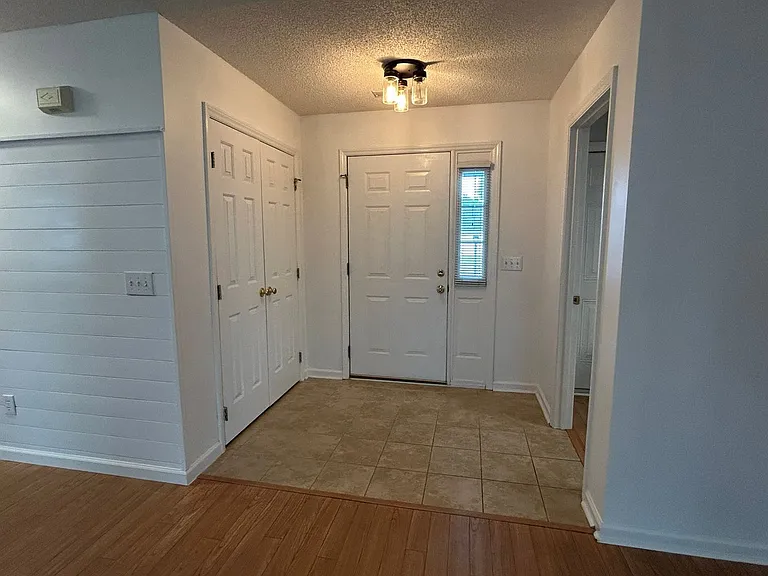 1300 Woodburn Ct — Photo 2