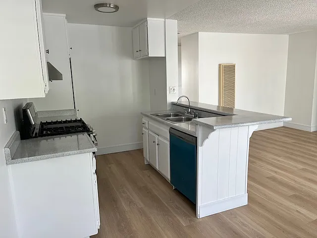 Villa Woods Apartments — Photo 8