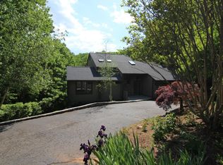 615 Parkview Dr, Blue Ridge, VA 24064