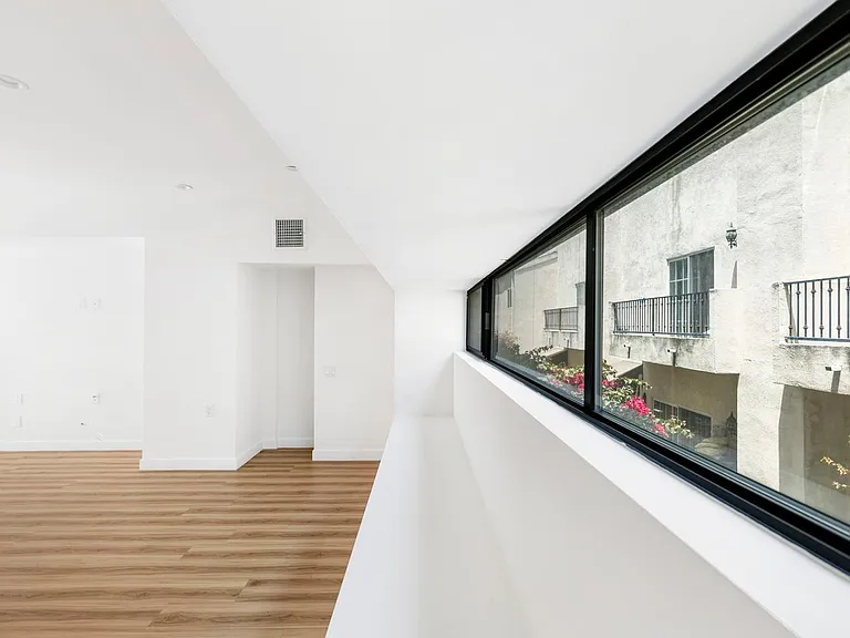 10839 Kling St #5 — Photo 32