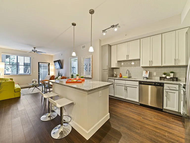 Ventura Pointe — Photo 17