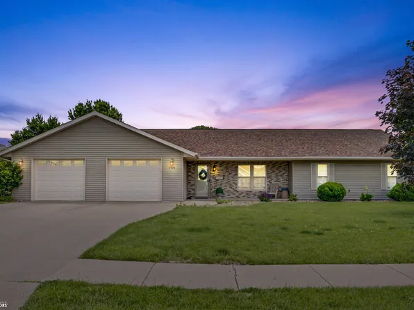 1518 Cambridge Dr, Burlington, IA 52601