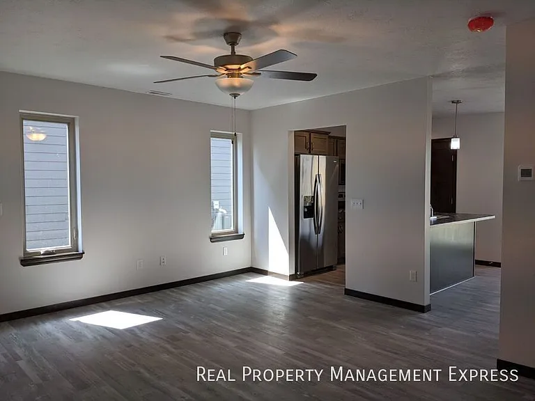 2218 S Ronsiek Ave — Photo 12