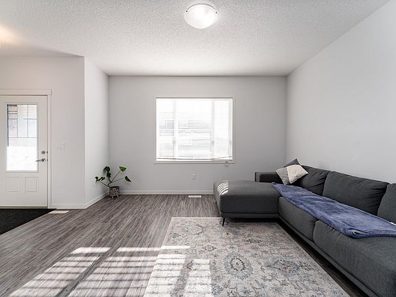 4th image of 577 Ebbers Way NW