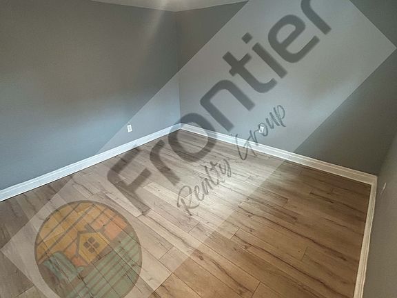 4th image of 1624 Niagara St #5