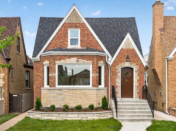 5852 W Newport Ave, Chicago, IL 60634
