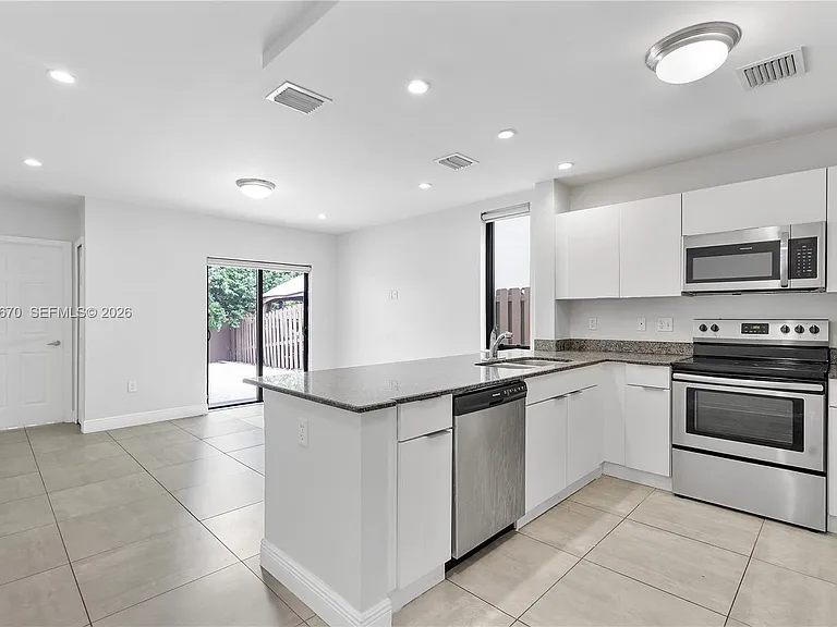 4390 E 10th Ave #4390 — Photo 14
