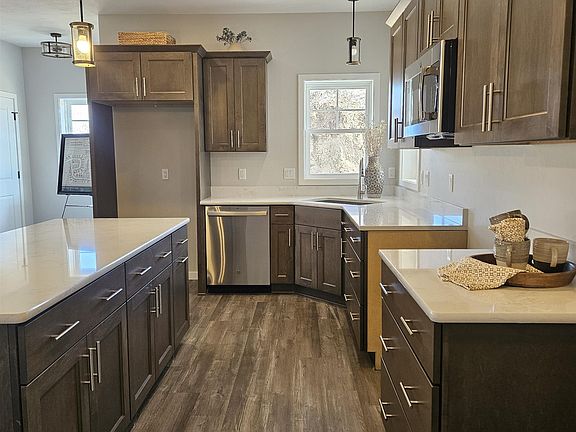 3rd image of 3705 Newcastle Dr