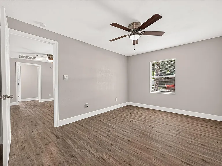 1213 Allen St — Photo 27