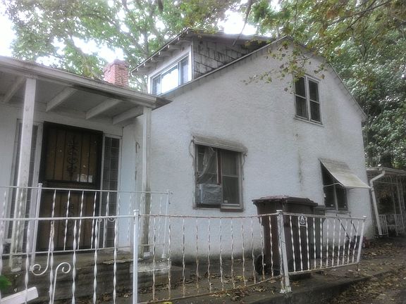 4th image of 2323 Lake Shore Dr