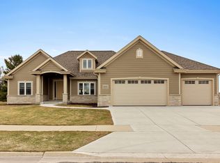 1767 Colony Ct, Hartford, WI 53027