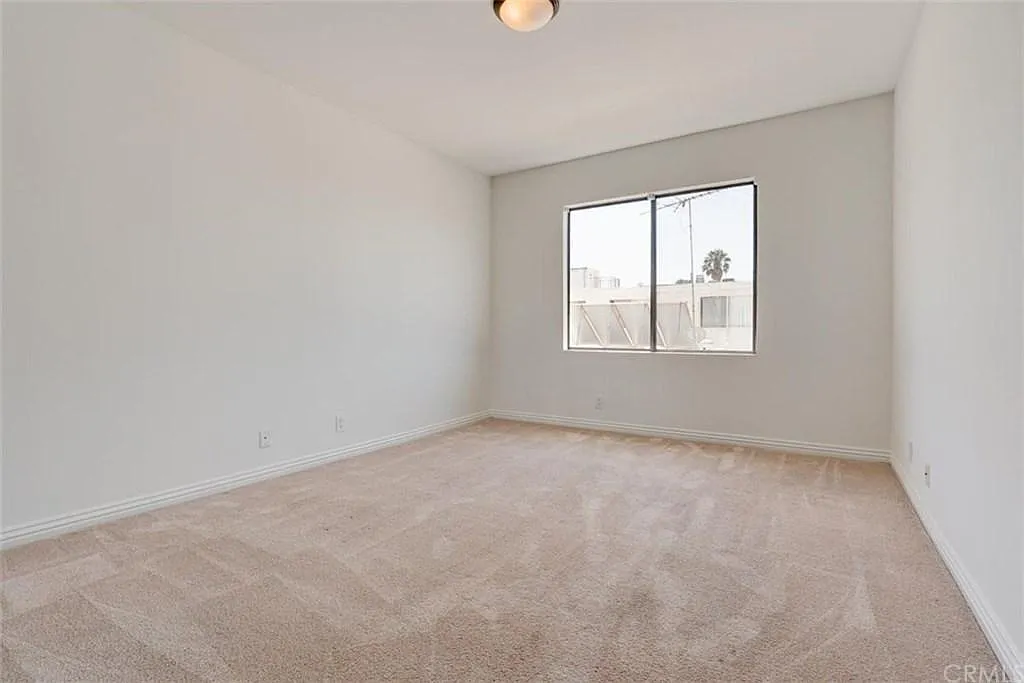 10676 Wilkins Ave — Photo 4