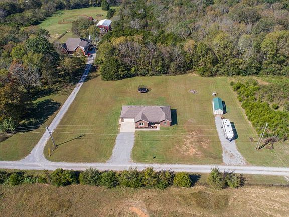 5th image of 134 Hidden Valley Ln
