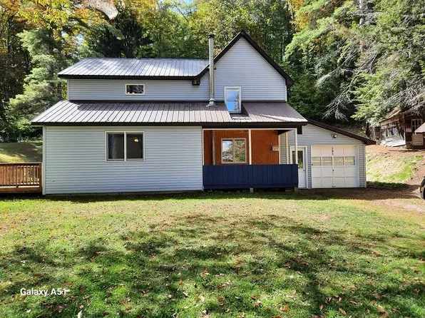 185 Algonquin Dr, Wells, NY 12190