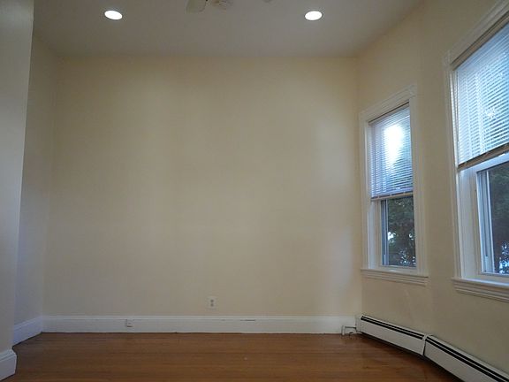 4th image of 105 Dudley St #1