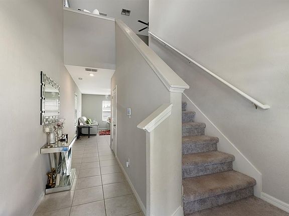4th image of 15706 Spice Key St