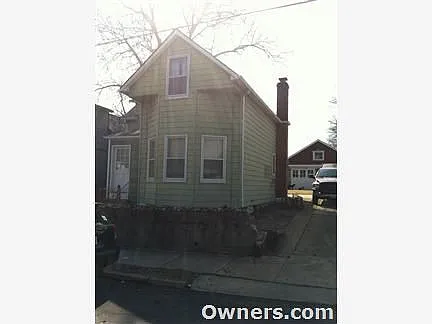 4738 Oldenburg Ave photo 1