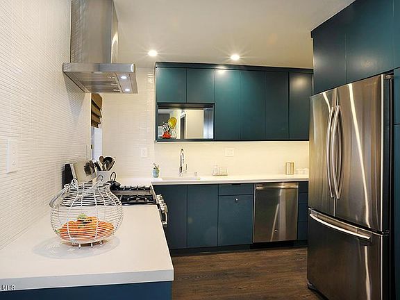 3rd image of 18350 Hatteras St APT 241