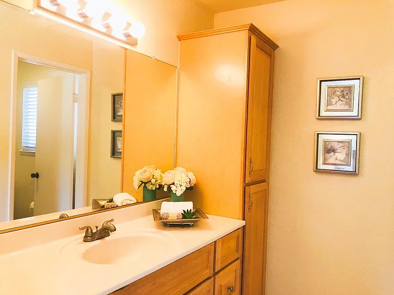 1152 Adams Dr — Photo 10