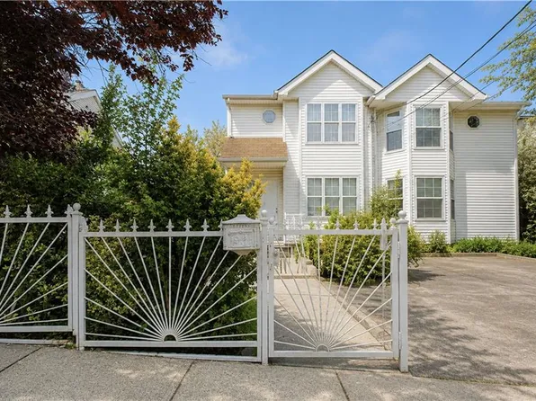 110 Pendleton Pl, Staten Island, NY 10301