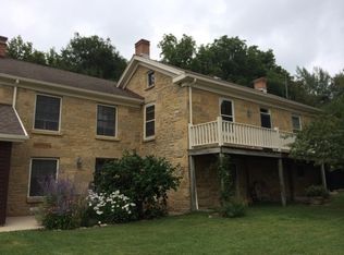 40 Jackson St, Mineral Point, WI 53565