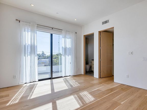 5th image of 901 N Laurel Ave