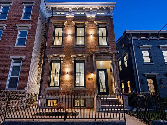 3rd image of 1117 Dayton St
