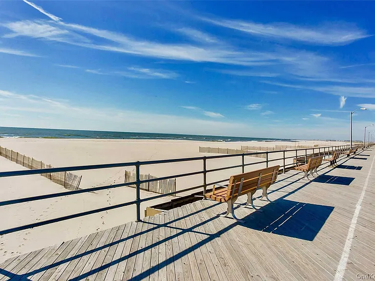 1701 Bay Blvd — Photo 31