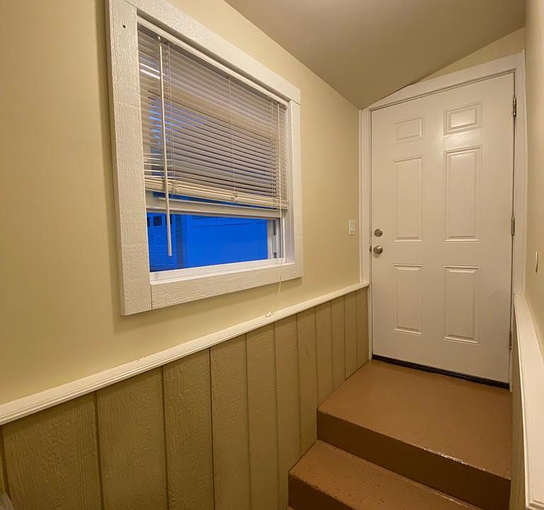 1st image of 963 N Broadway #1