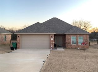 103 Grayson St, Pottsboro, TX 75076