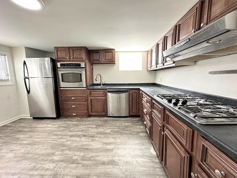 411 Sapphire Way — Photo 2