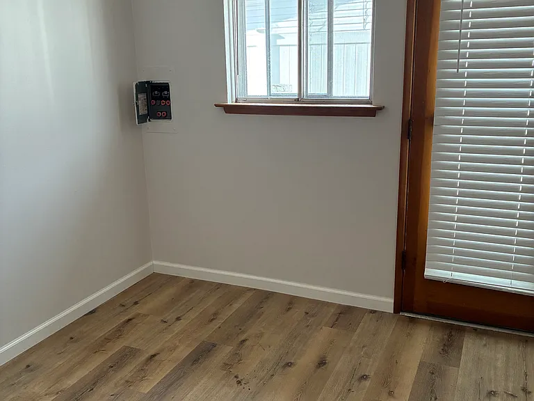 2313 & 2315 Saint George Ln — Photo 5