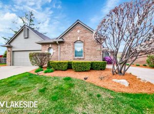 4411 Bramble Ct, Warren, MI 48092