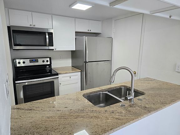 5th image of 1055 82nd Ter N APT D
