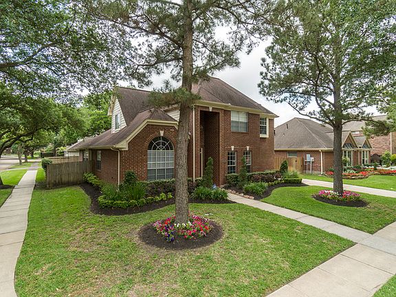 3rd image of 2214 Castle Bay Dr