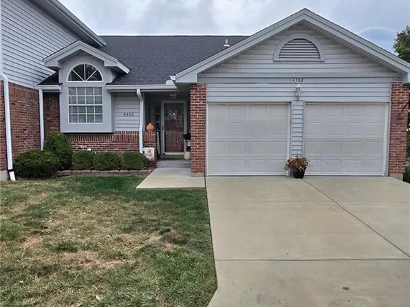 4362 Arrow Tree Dr, Saint Louis, MO 63128