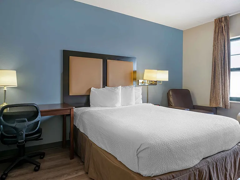 Studio Suite - 1 Queen Bed