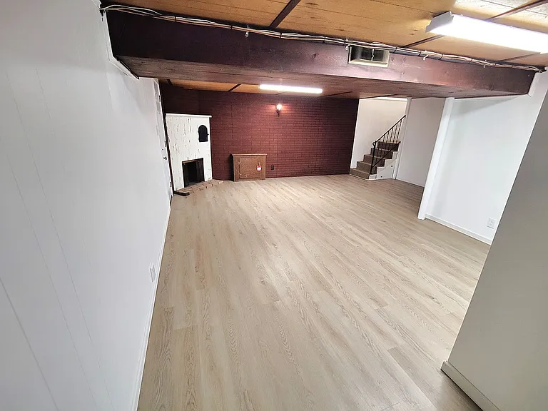 5079 Earlsdale Rd — Photo 24