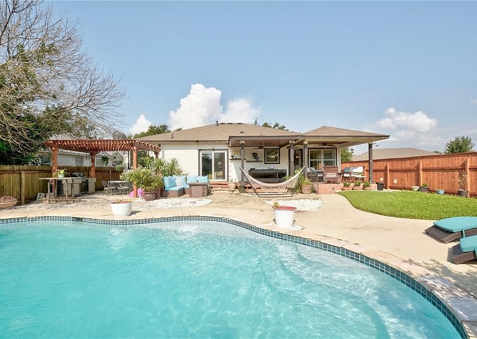 1st image of 3505 Rod Carew Dr